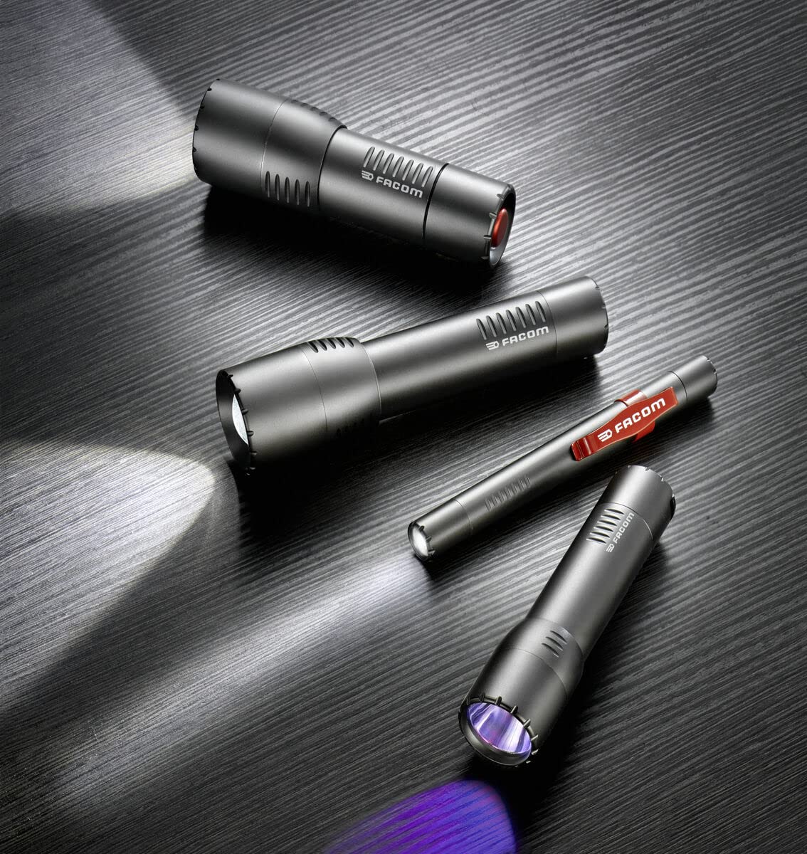 facom-linterna-led-de-bolsillo-potente-iluminaci-n-48m-3-5h-autonom-a-con-pilas- image 3