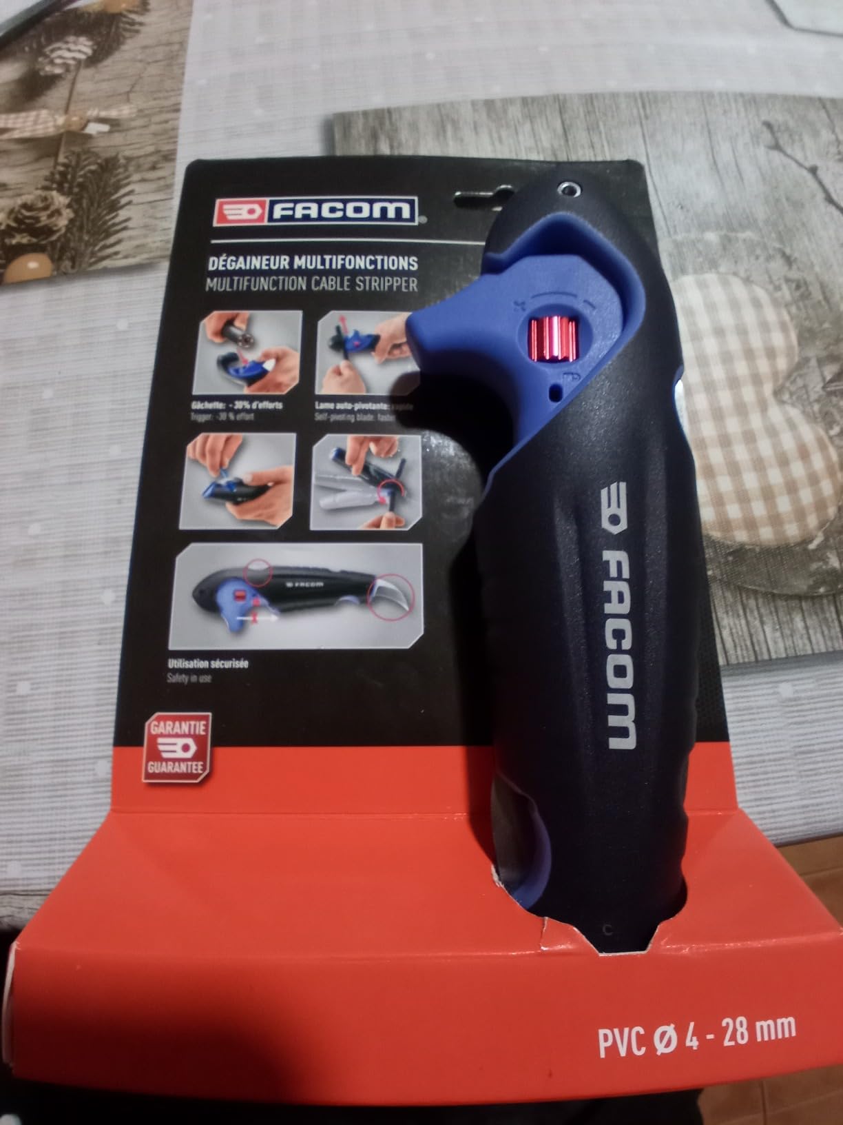 Excelente herramienta de electricista
