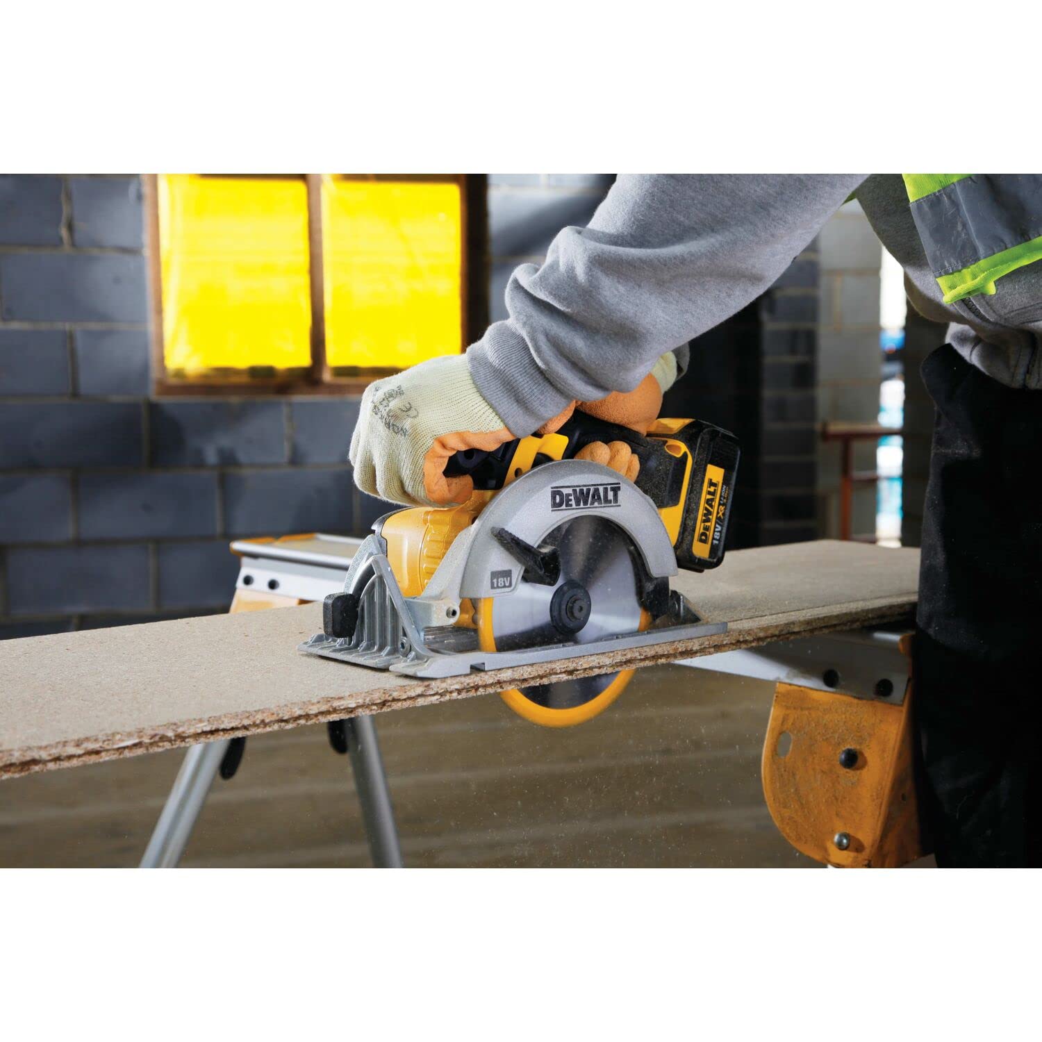 dewalt-dcs391n-xj-sierra-circular-xr-18v-165-mm-sin-bater-a-ni-cargador image 4