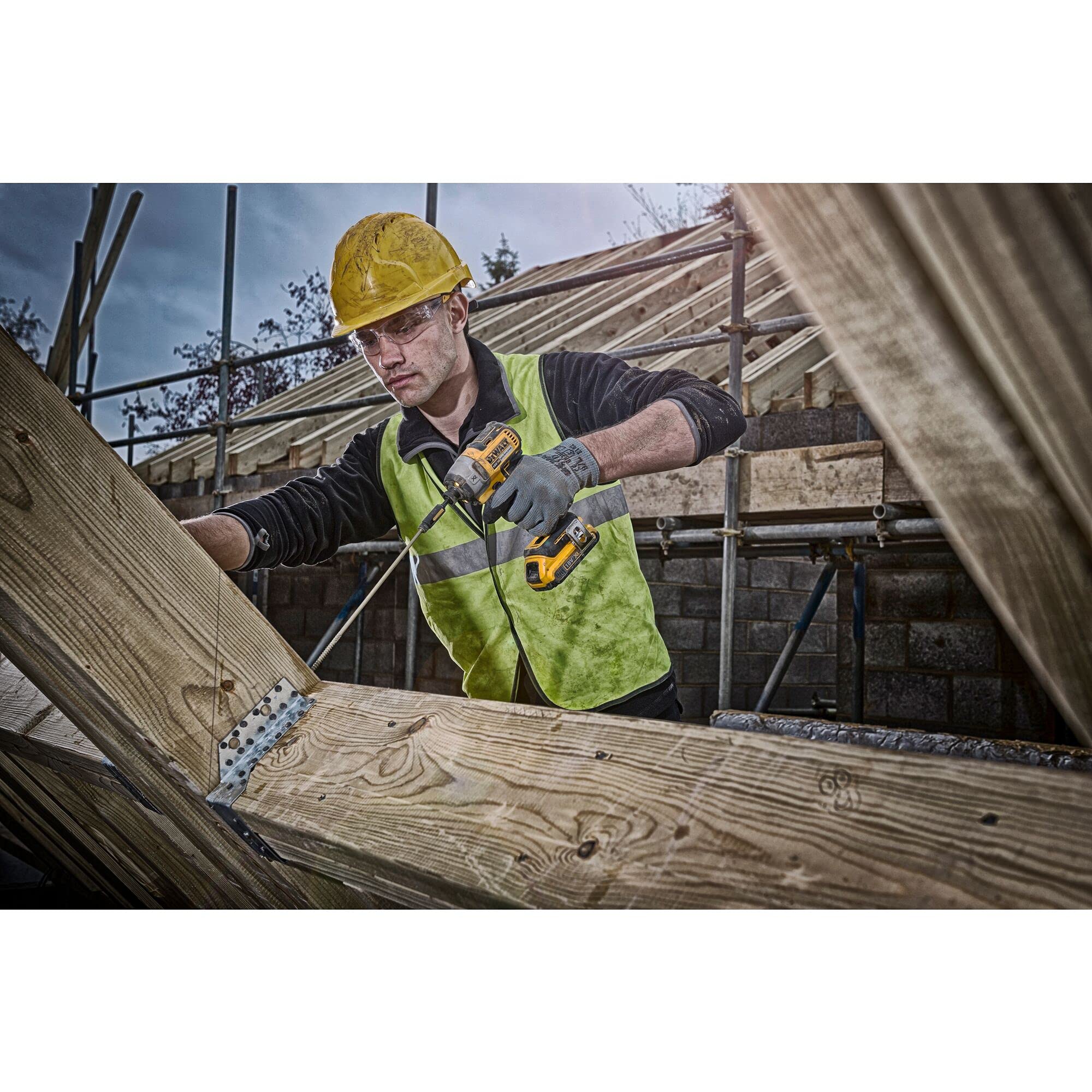dewalt-dck383p2t-qw-kit-xr-18v-taladro-percutor-amoladora-atornillador-impacto-2 image 4
