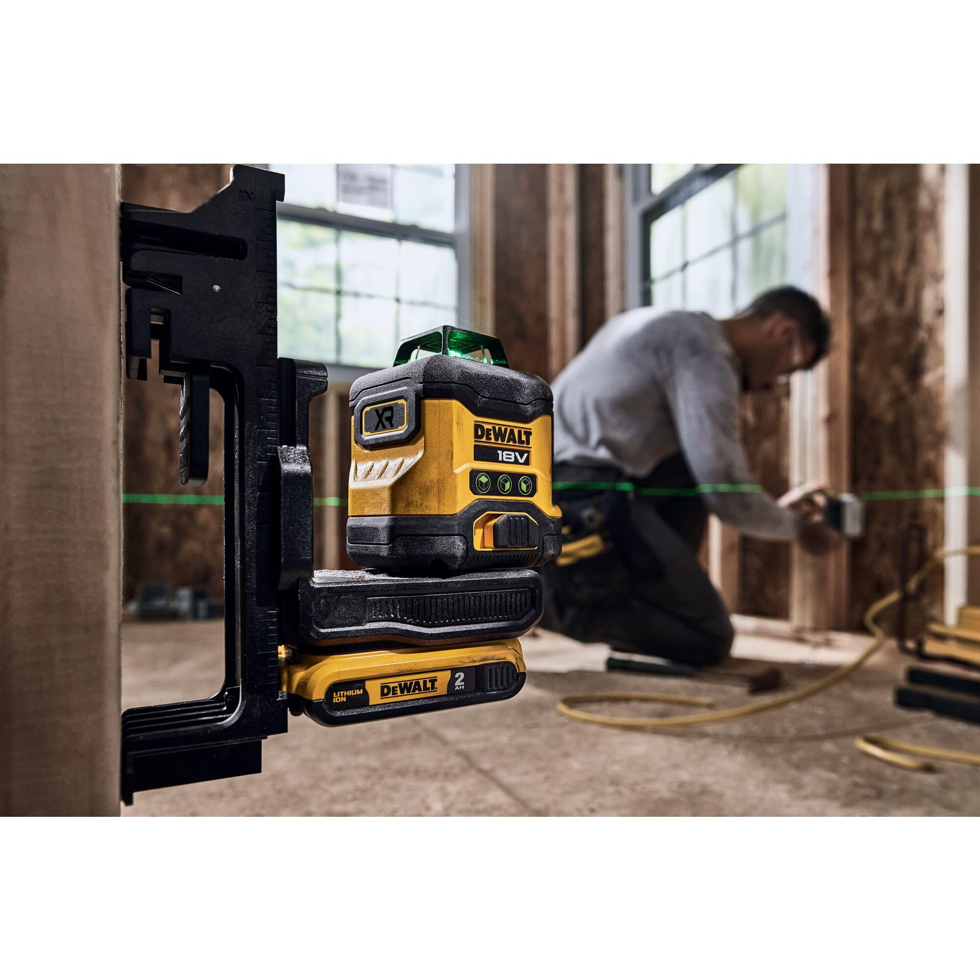 nivel-l-ser-autonivelante-verde-dewalt-dcle34031d1-qw-de-3-l-neas-360-con-bater- image 4