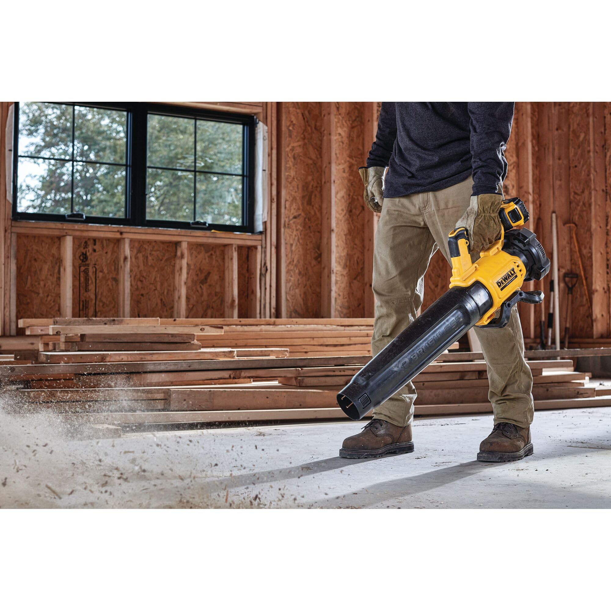 soplador-sin-escobillas-dewalt-18v-xr-dcmbl562n-xj-200-km-h-450-cfm image 3
