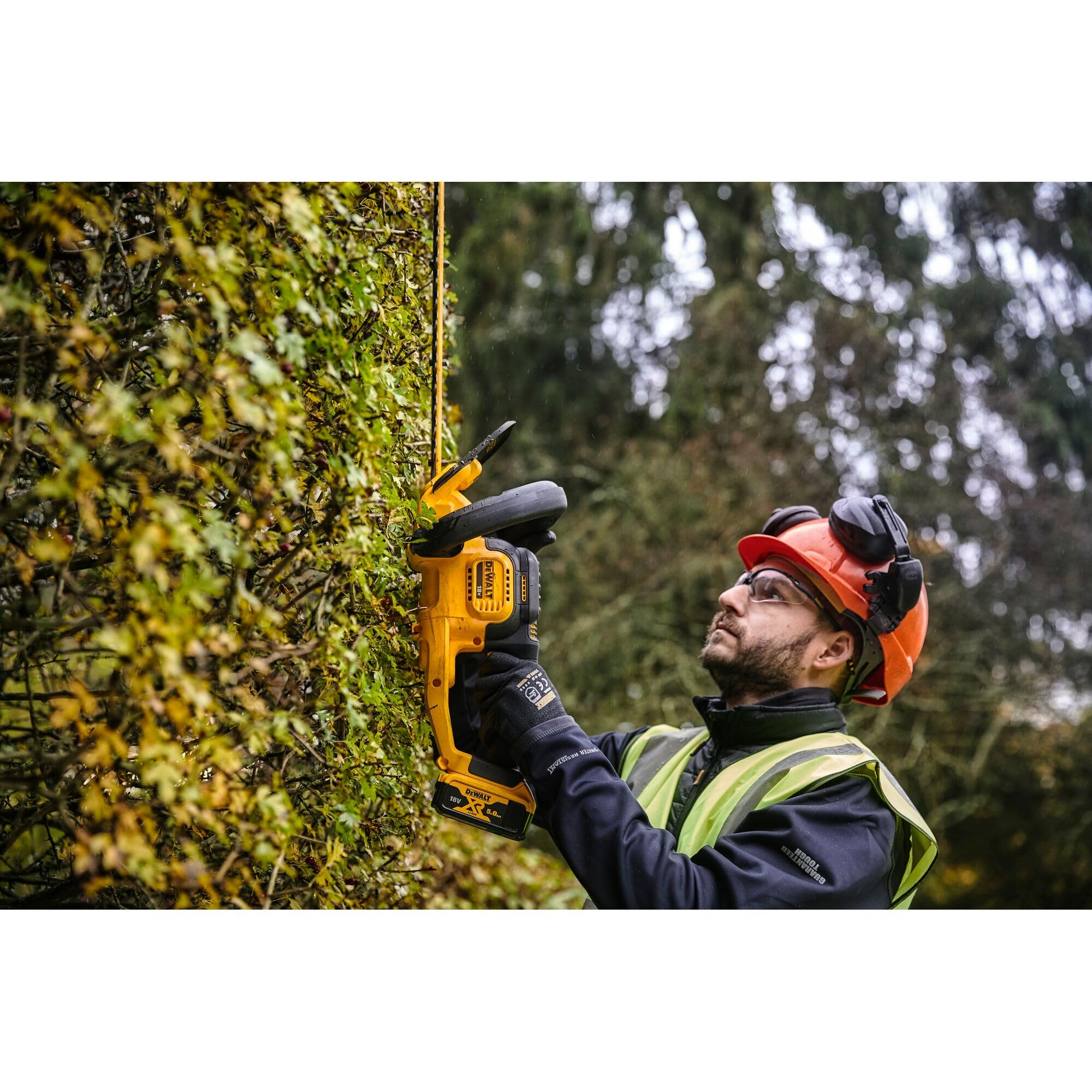 dewalt-dcmht563n-xj-cortasetos-18v-xr-55cm-solo-herramienta-bater-a-de-larga-dur image 8