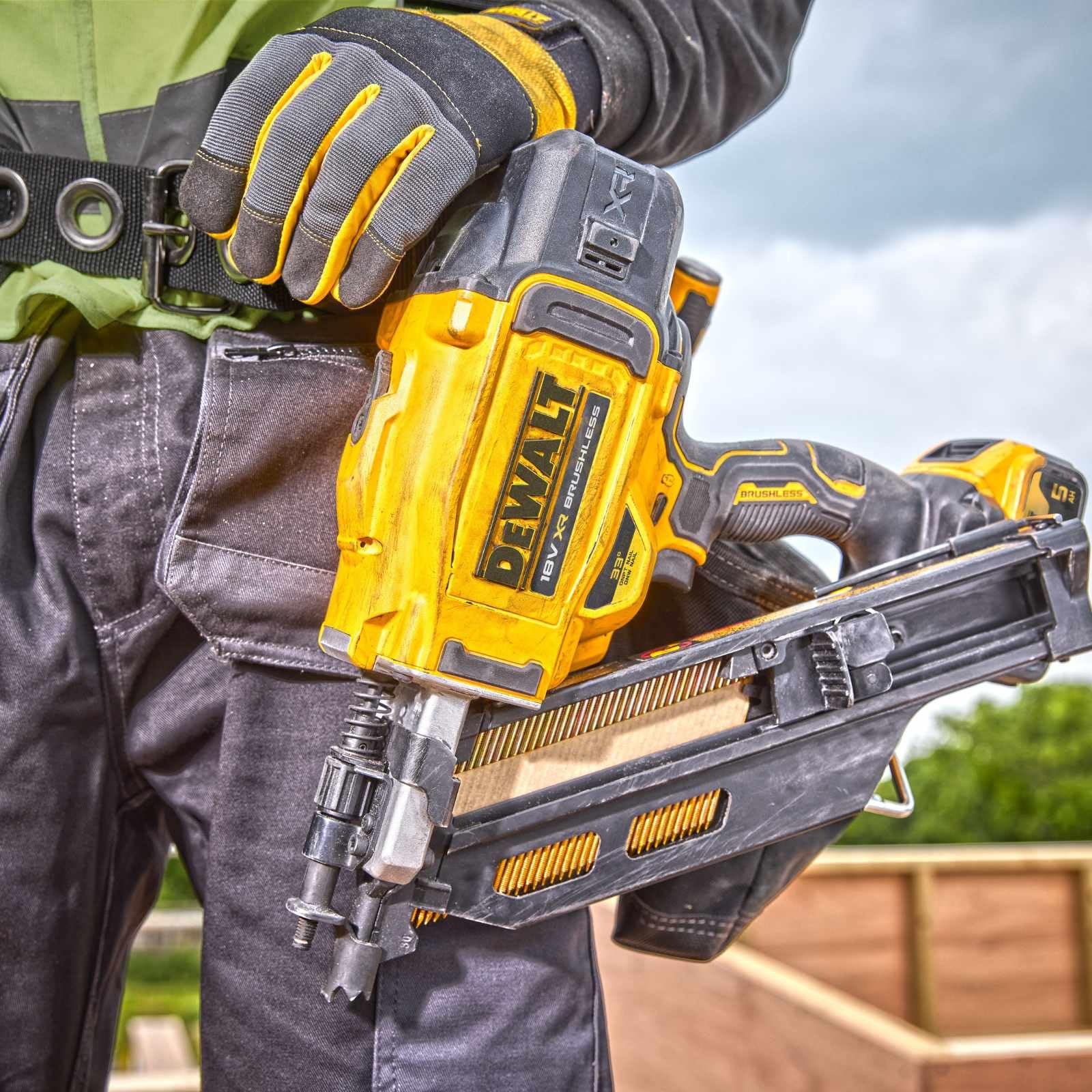 dewalt-dcn930n-xj-clavadora-de-estructuras-sin-escobillas-xr-18v-solo-herramient image 8