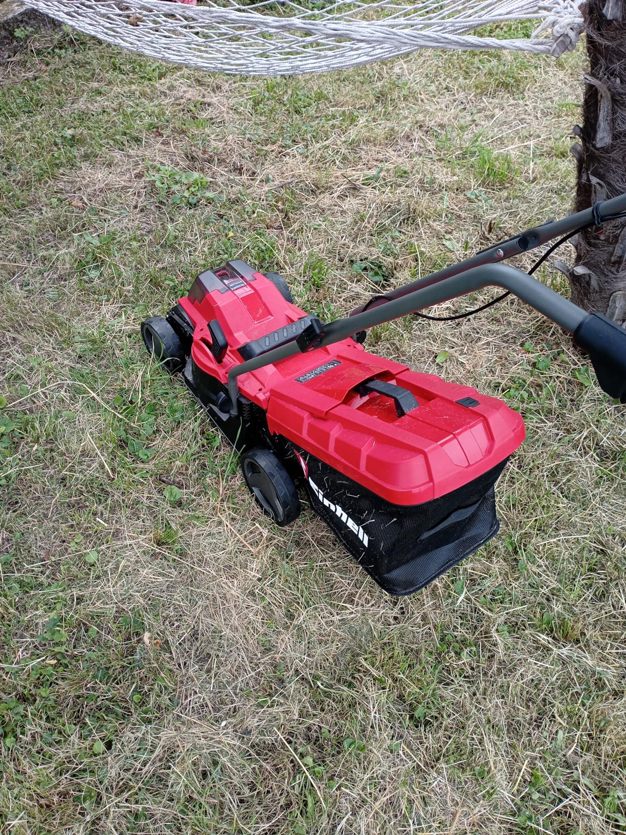 Buen cortacésped para jardines pequeños